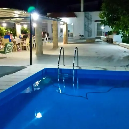 8 Bedrooms House With Private Pool And Wifi At Отель